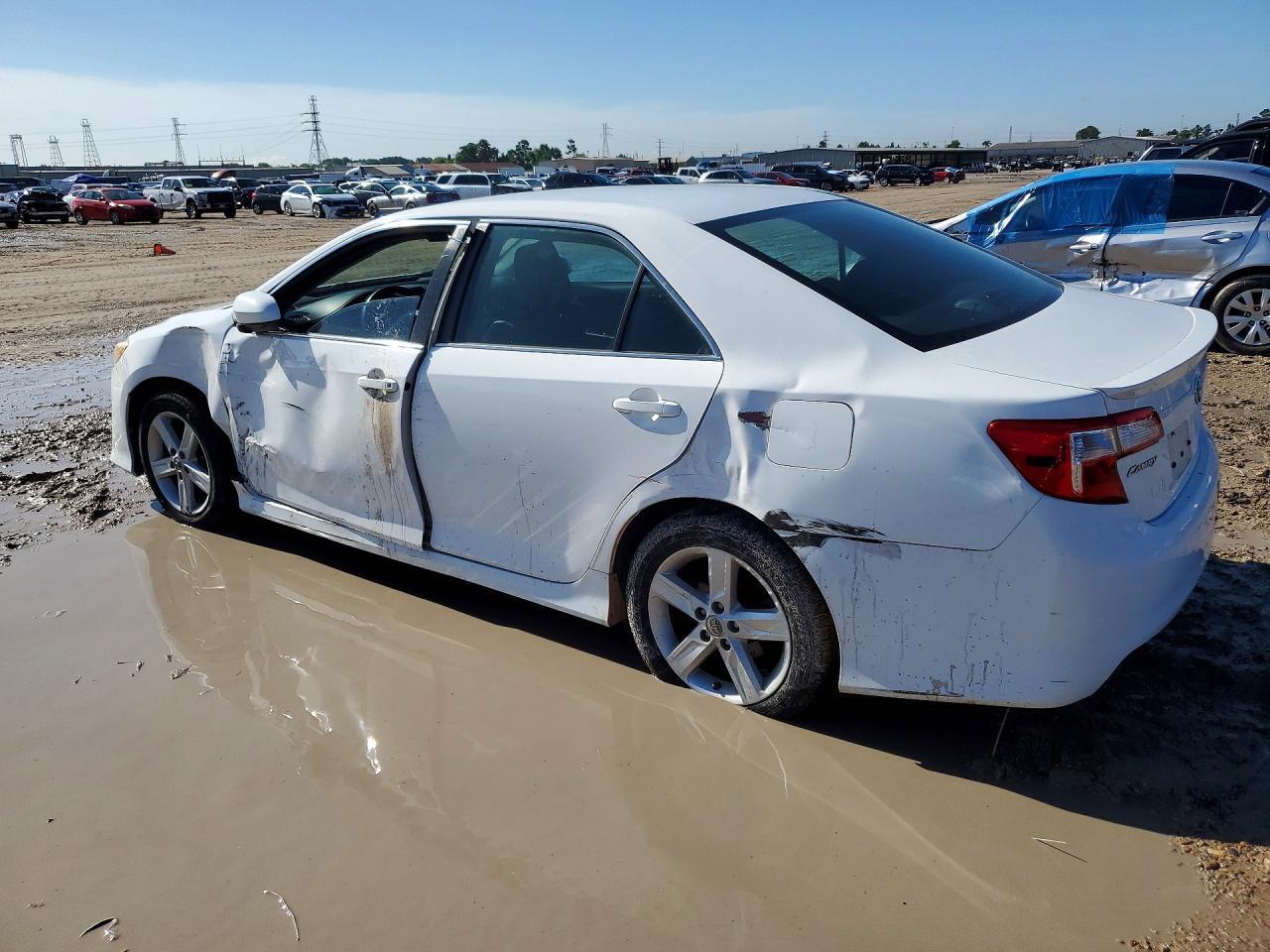 2014 Toyota Camry Se - Фото 2