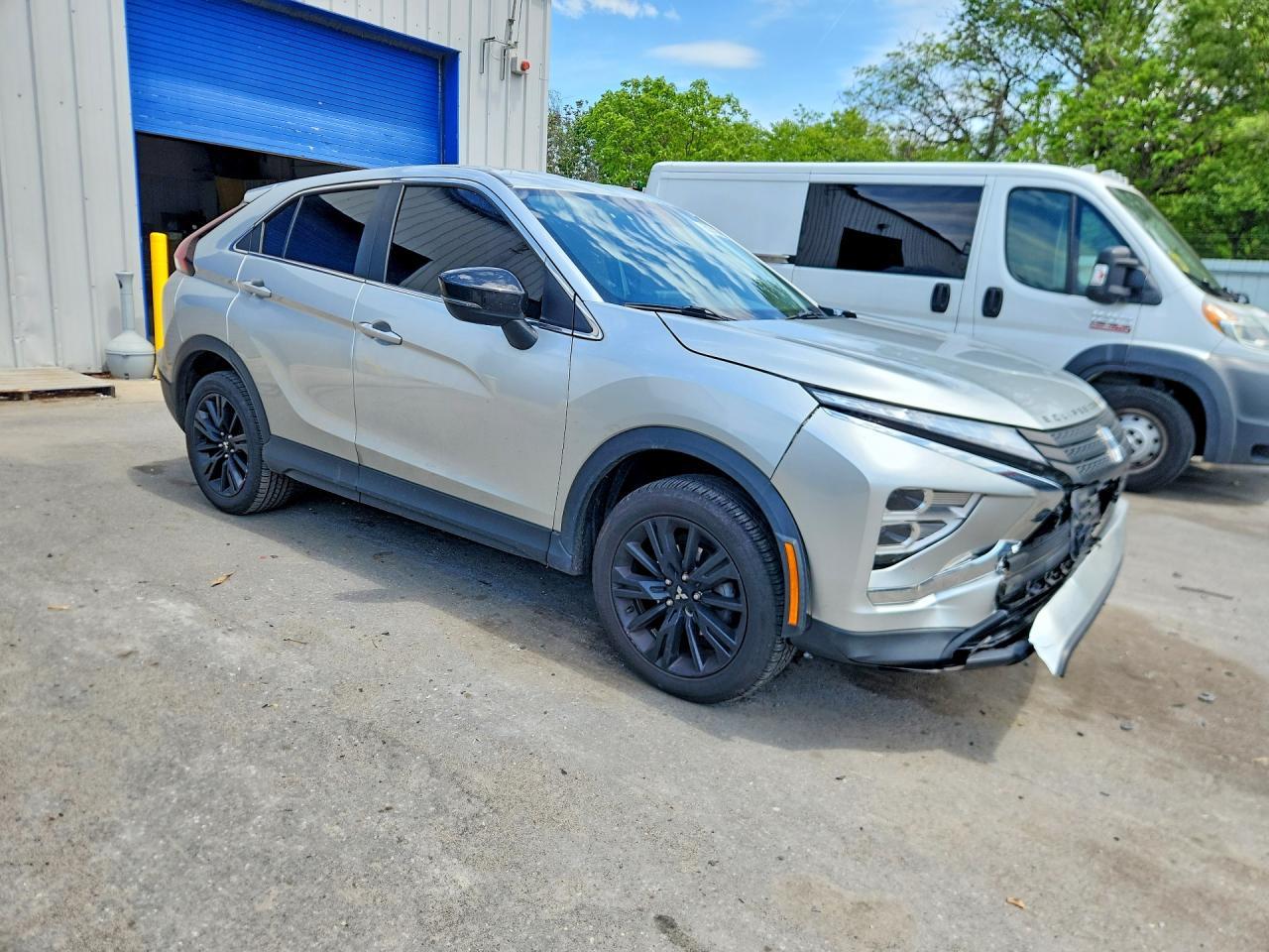 2023 Mitsubishi Eclipse Cross Le - Image 4