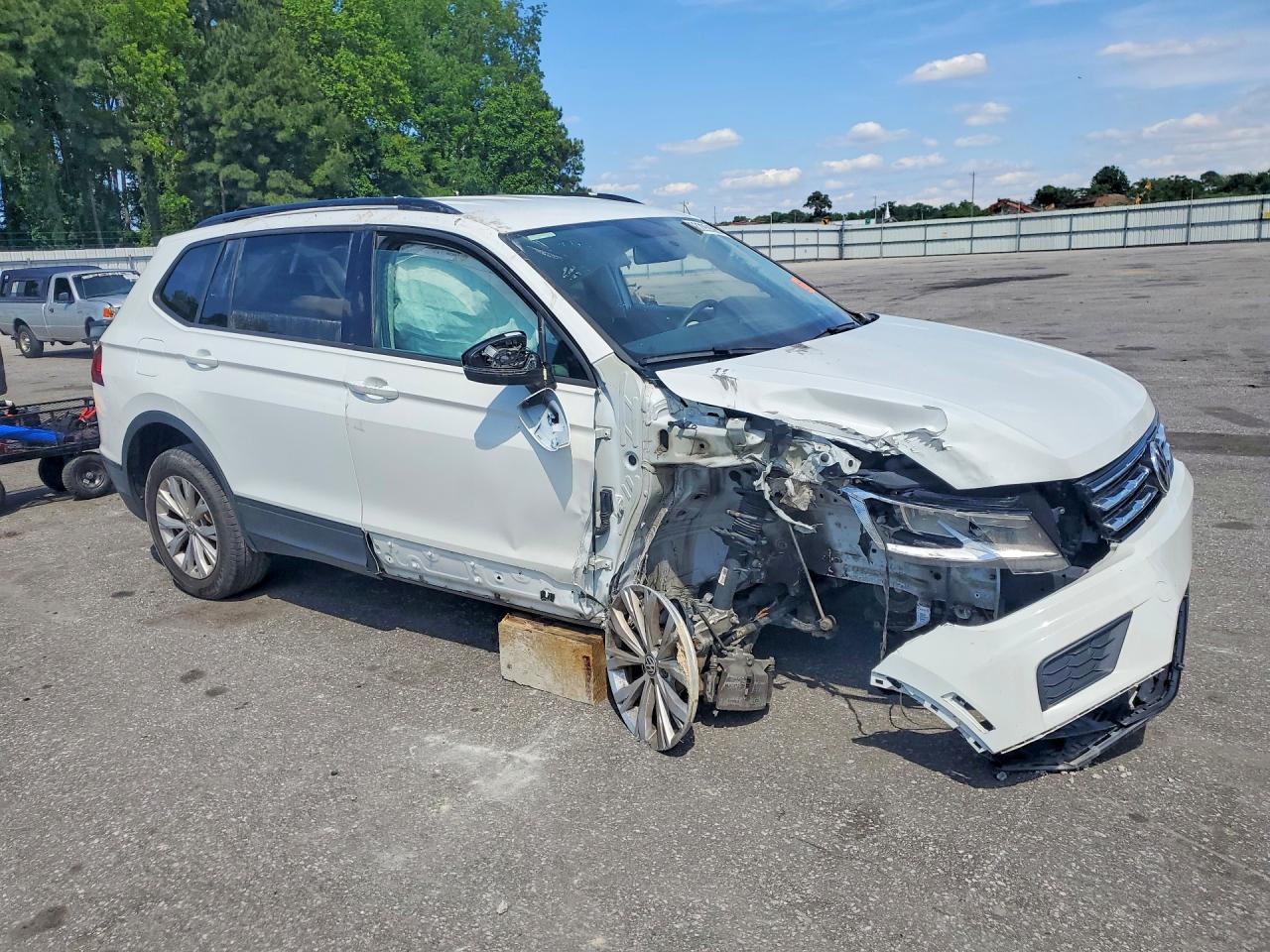 2020 Volkswagen Tiguan S - Фото 4