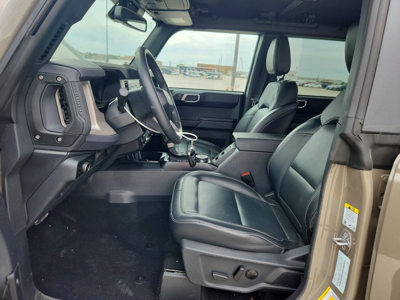 2025 Ford Bronco Outer Banks - Image 7
