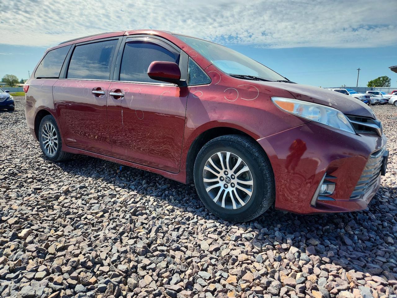 2018 Toyota Sienna Xle 8-Passenger - Фото 4