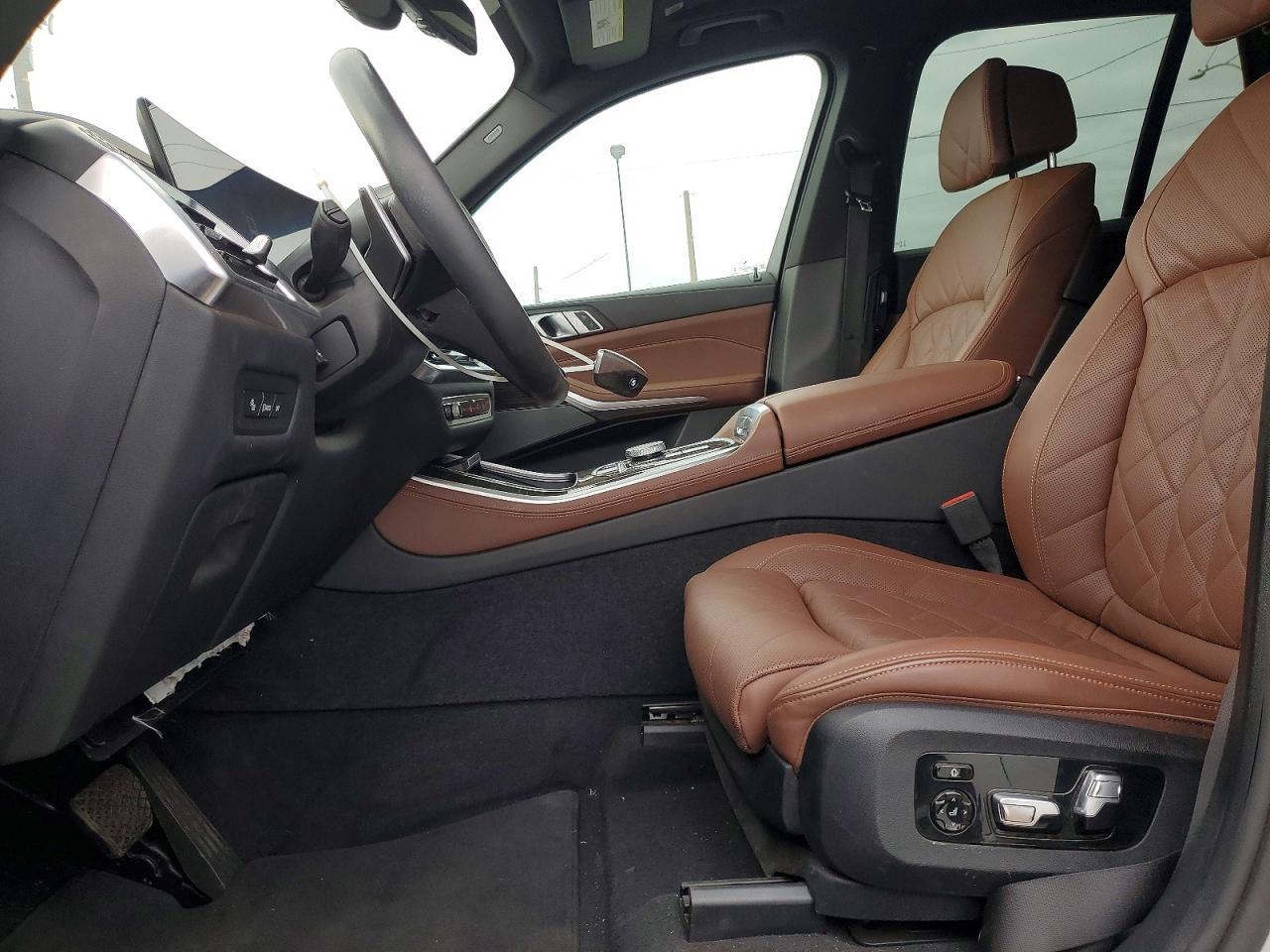 2025 BMW X5 xDrive40I - Image 7