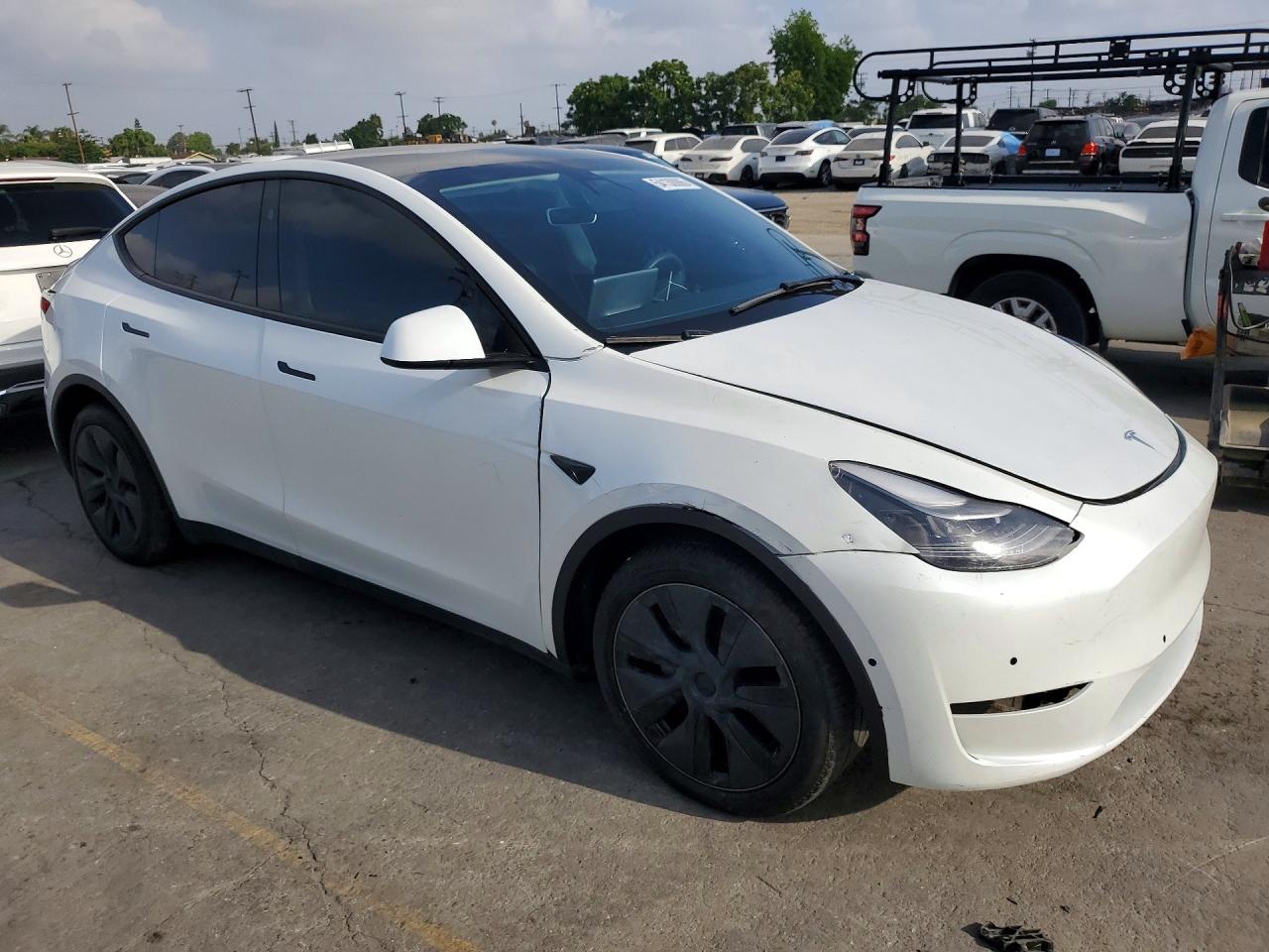 2024 Tesla Model Y - Image 4
