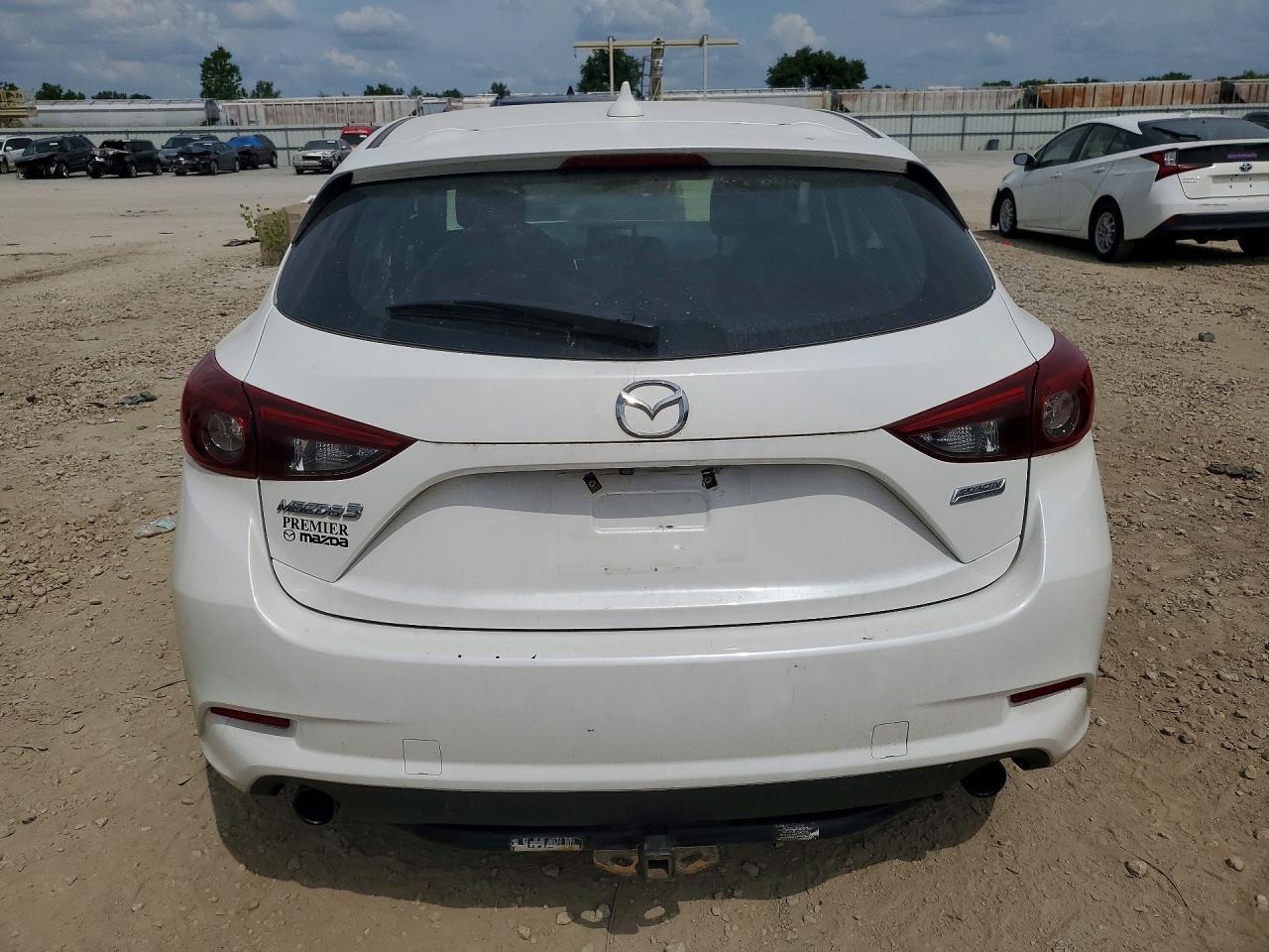 2018 Mazda 3 Grand Touring - Image 6