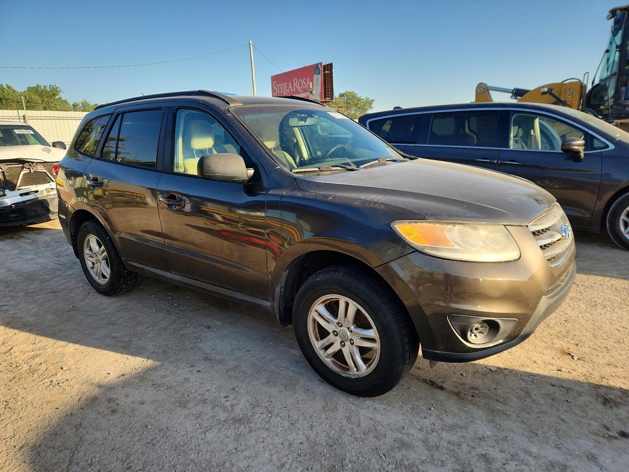 2012 Hyundai Santa Fe Gls - Image 4