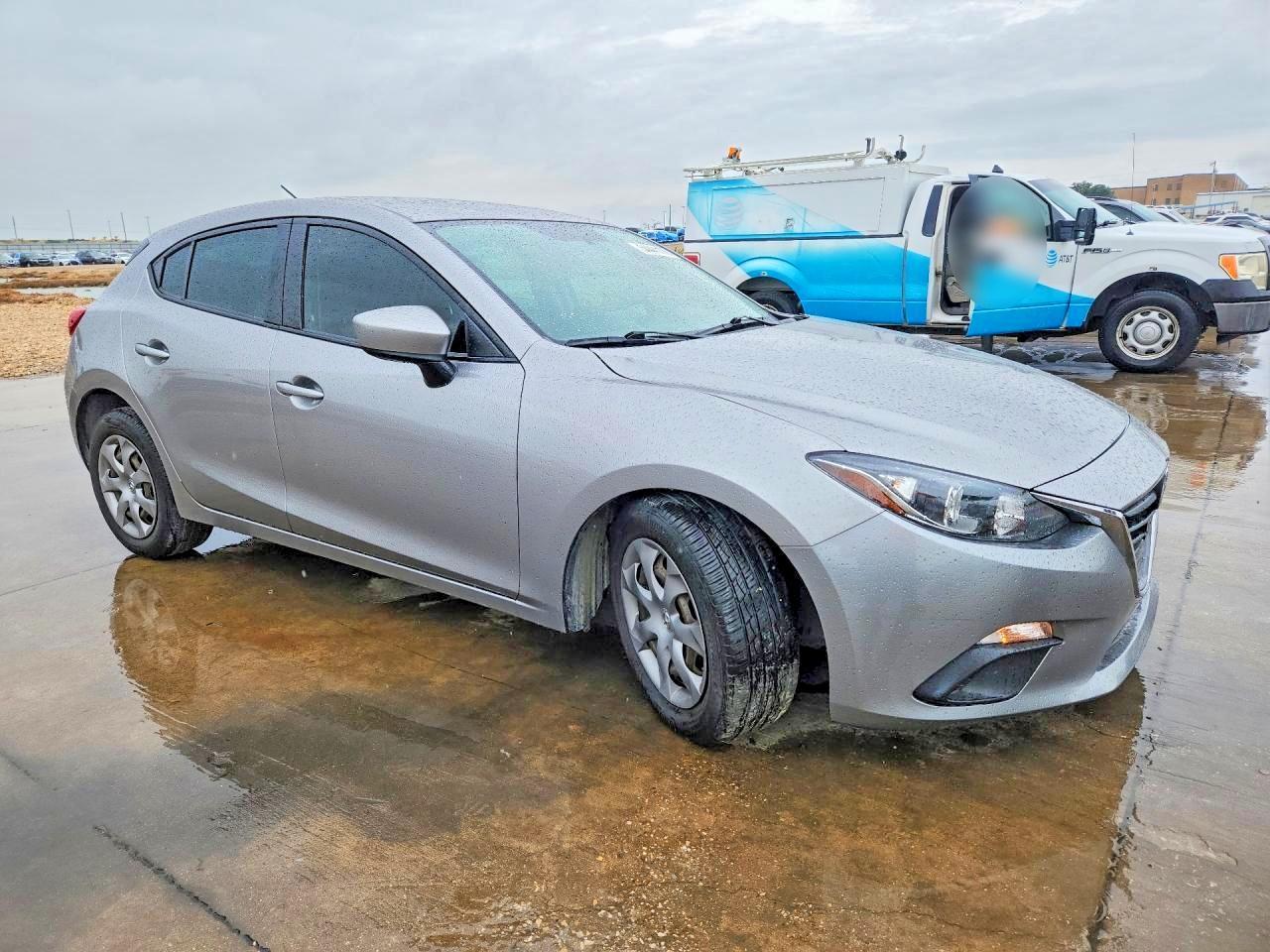 2015 Mazda 3 Sport - Image 4