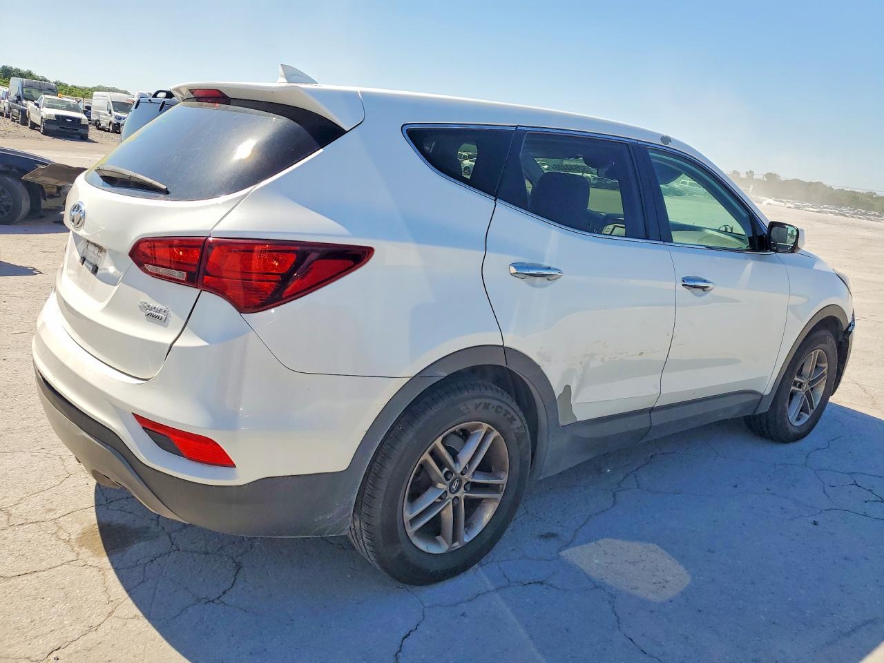 2017 Hyundai Santa Fe Sport 2.4L - Image 3