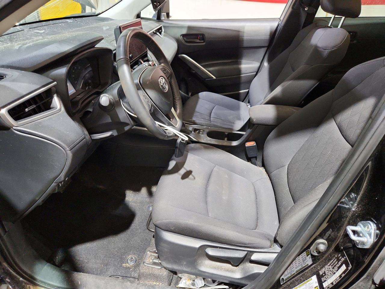 2024 Toyota Corolla Cross Le - Image 7