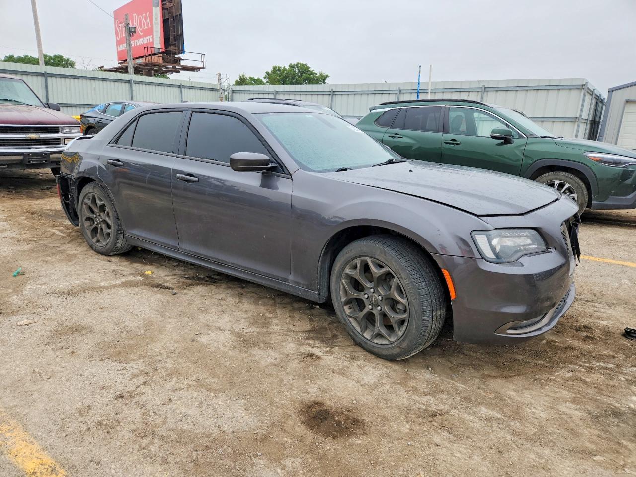 2016 Chrysler 300 S - Фото 4