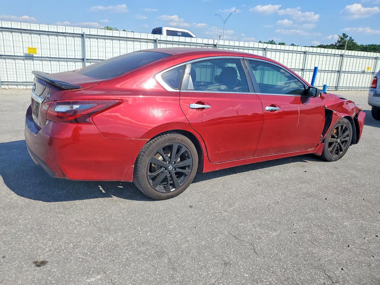 2019 Nissan Altima - Фото 3
