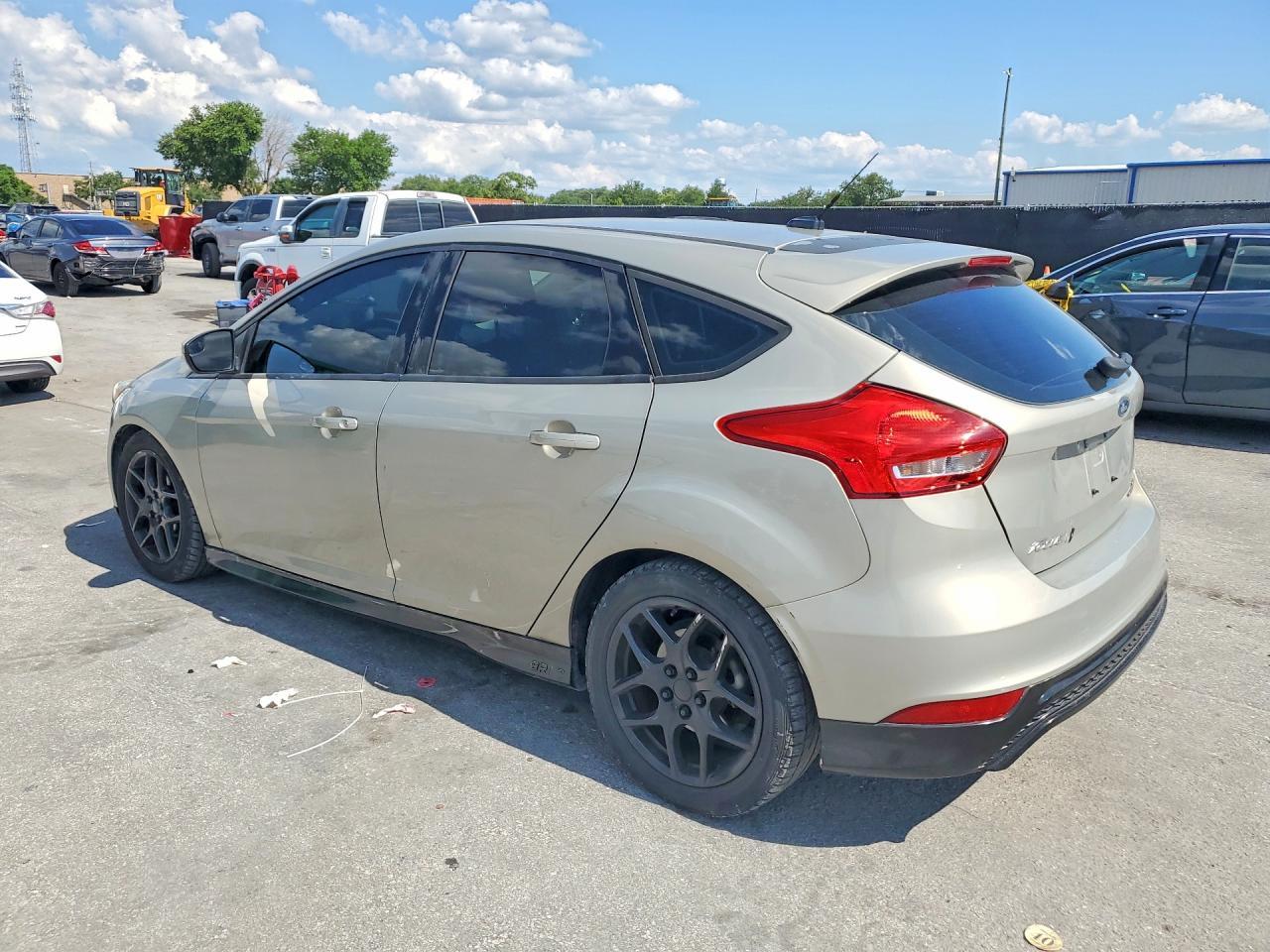 2016 Ford Focus Se - Фото 2