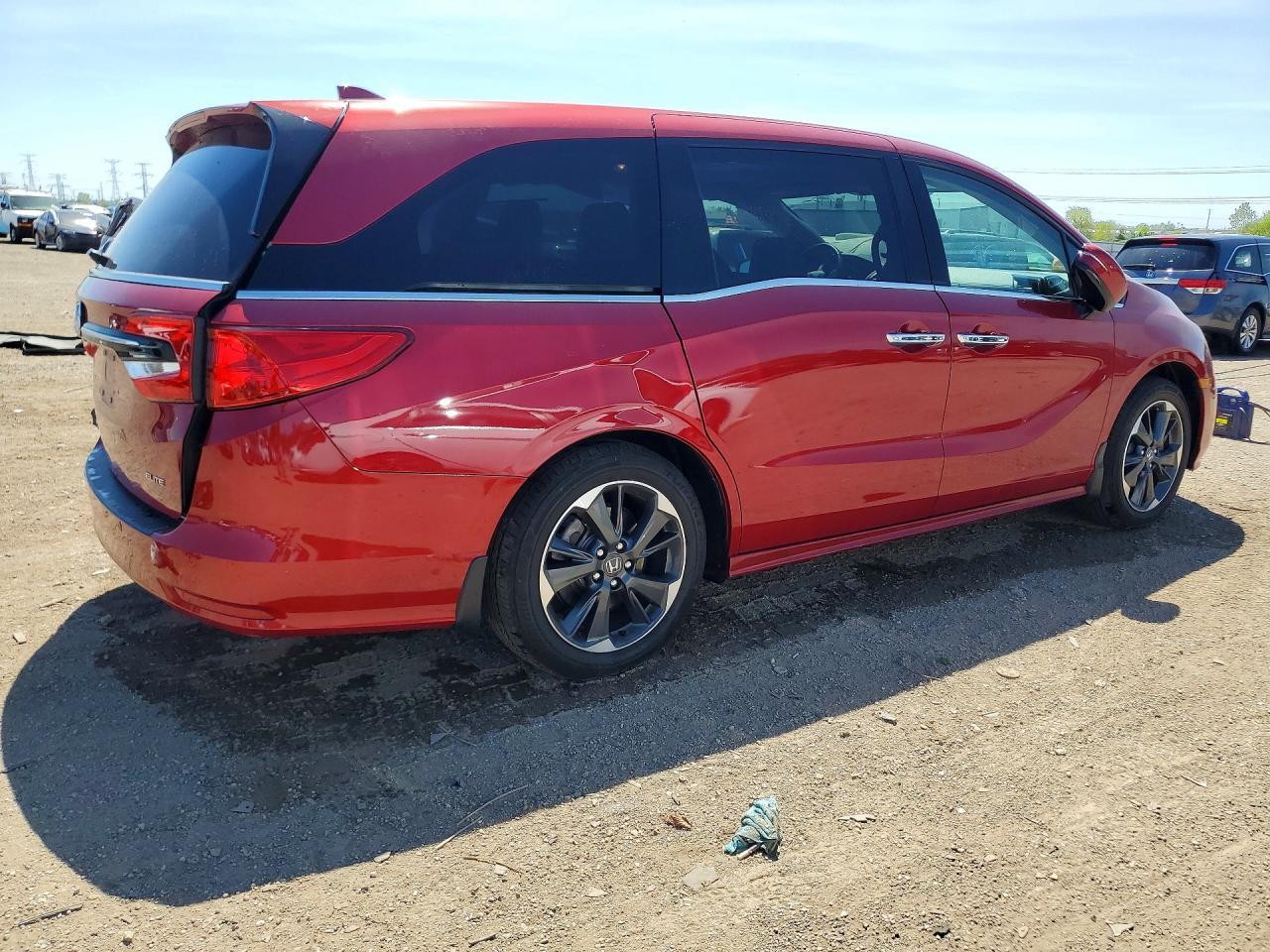2024 Honda Odyssey Elite - Image 3
