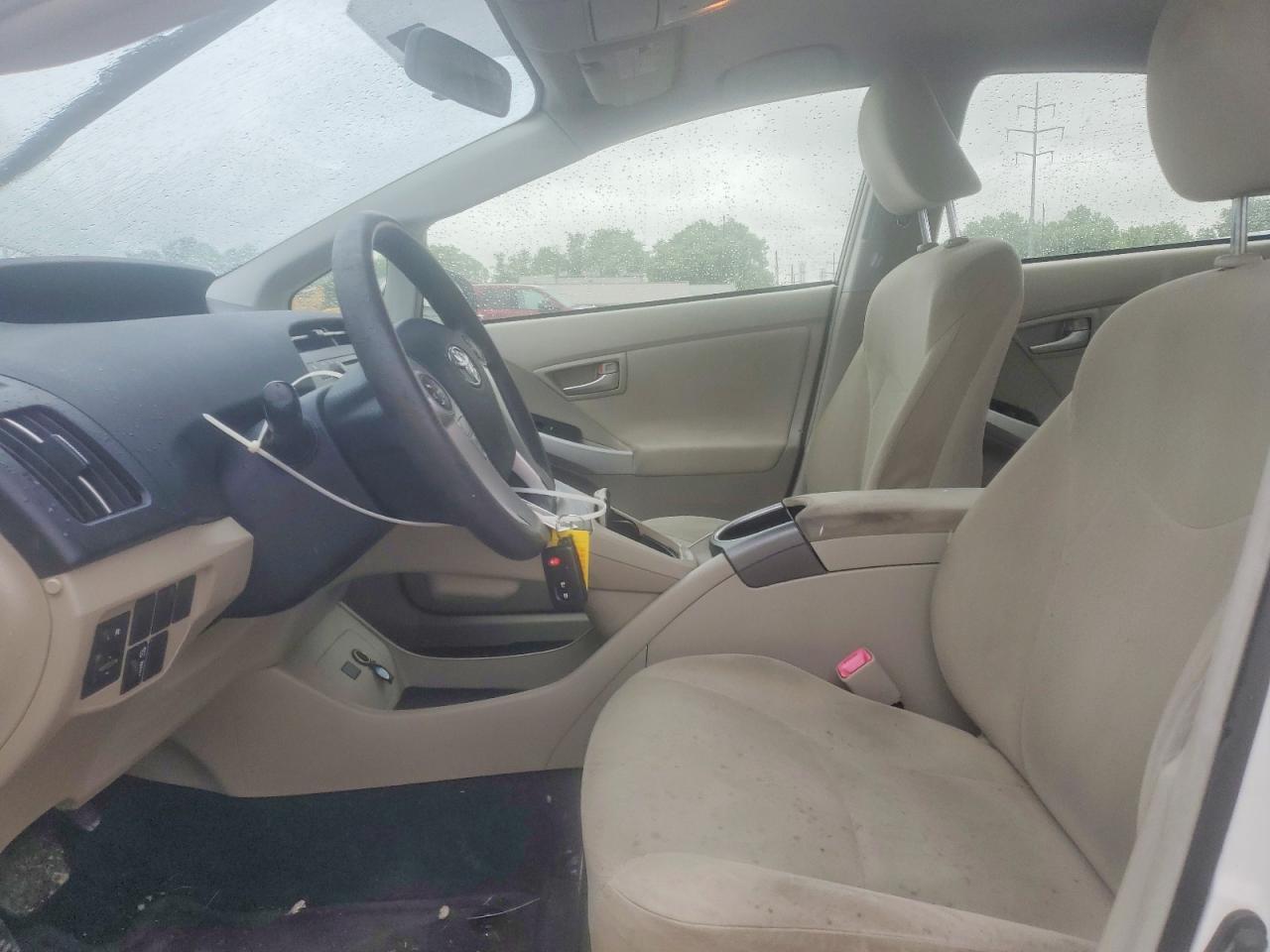 2012 Toyota Prius Two - Фото 7