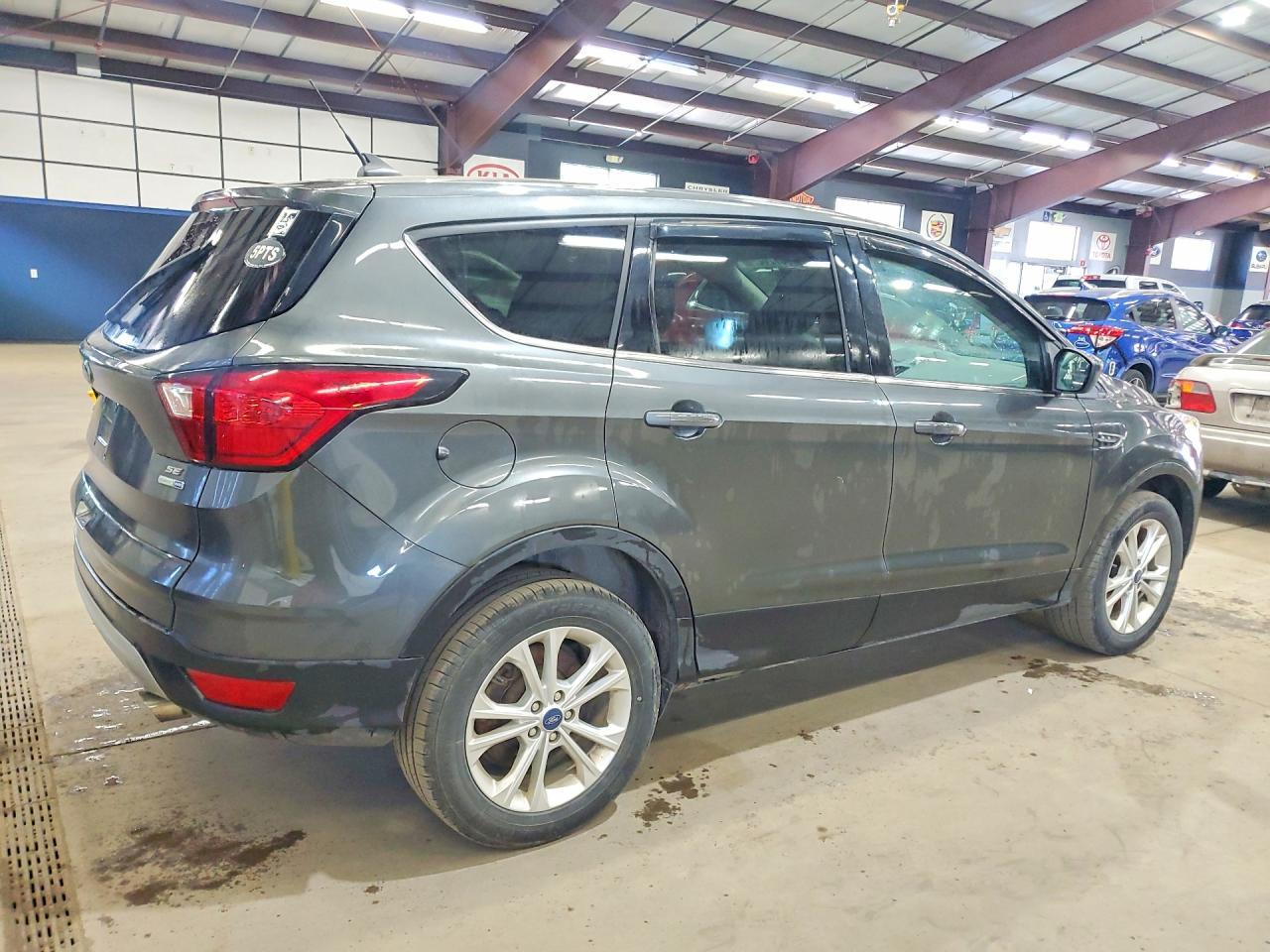 2019 Ford Escape Se - Фото 3