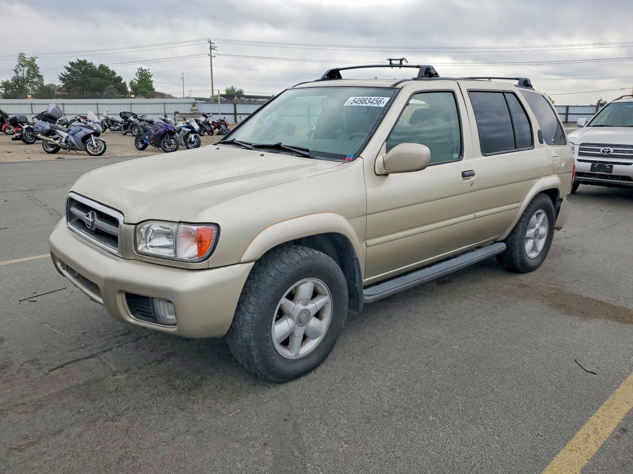 2000 Nissan Pathfinder Xe