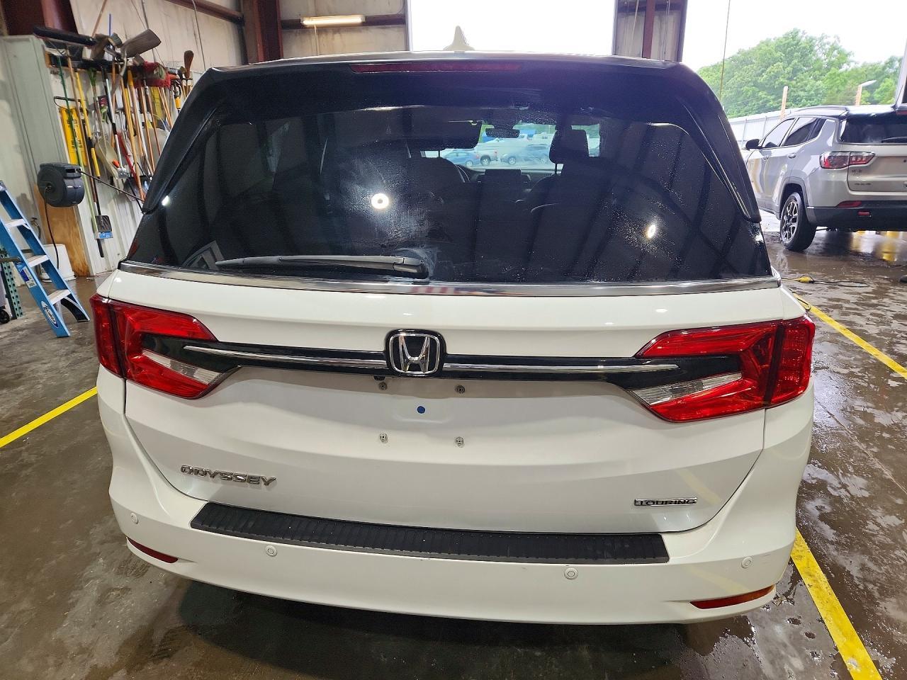 2023 Honda Odyssey Touring - Image 6