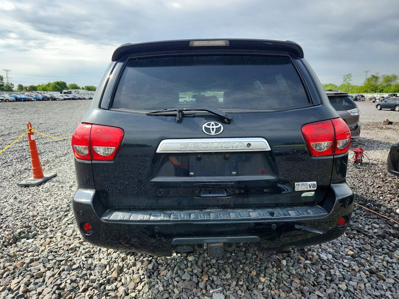 2013 Toyota Sequoia Platinum - Image 6