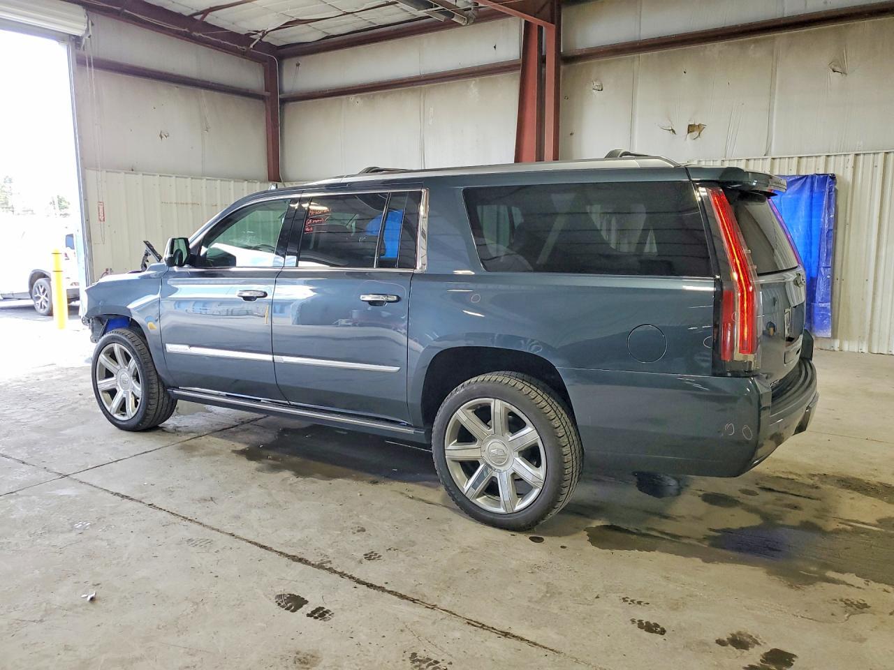 2020 Cadillac Escalade Esv Premium Luxury - Image 2