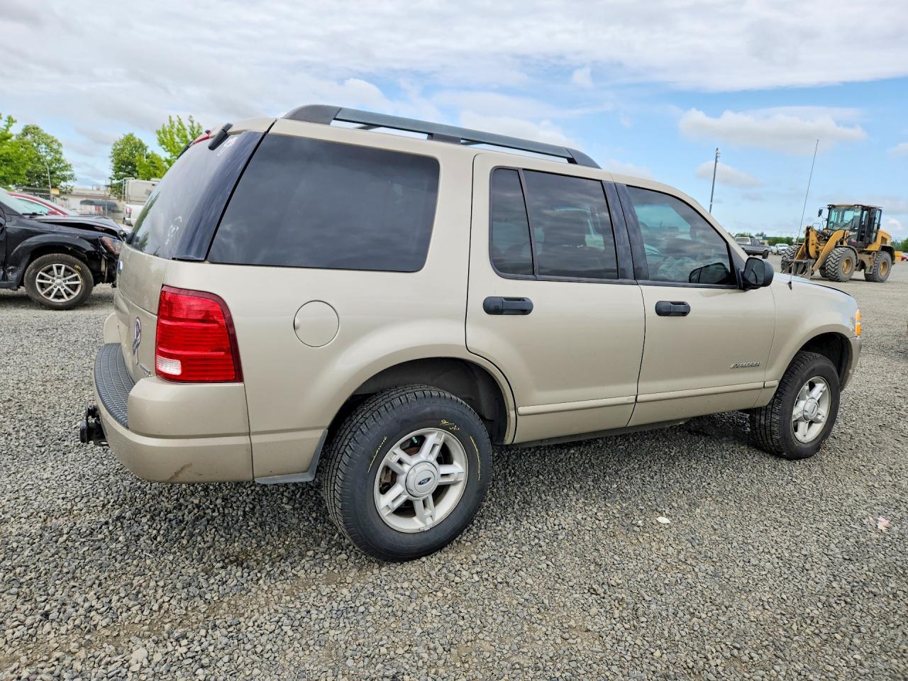 2005 Ford Explorer Xlt - Image 3