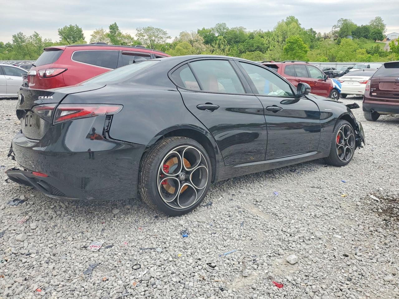 2026 Alfa Romeo Giulia Sprint - Image 3