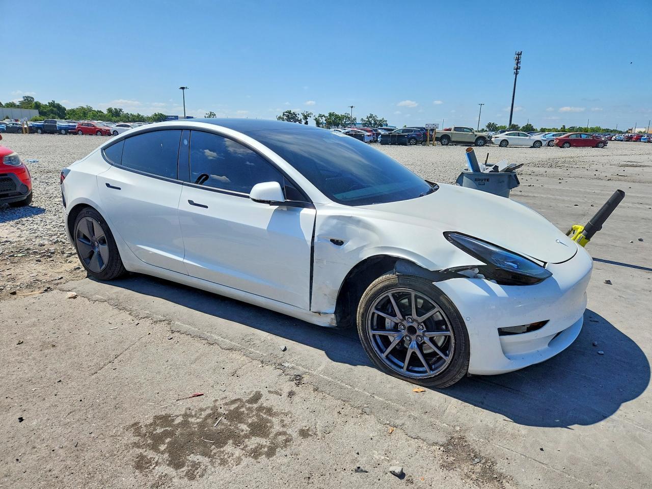 2022 Tesla Model 3 - Image 4