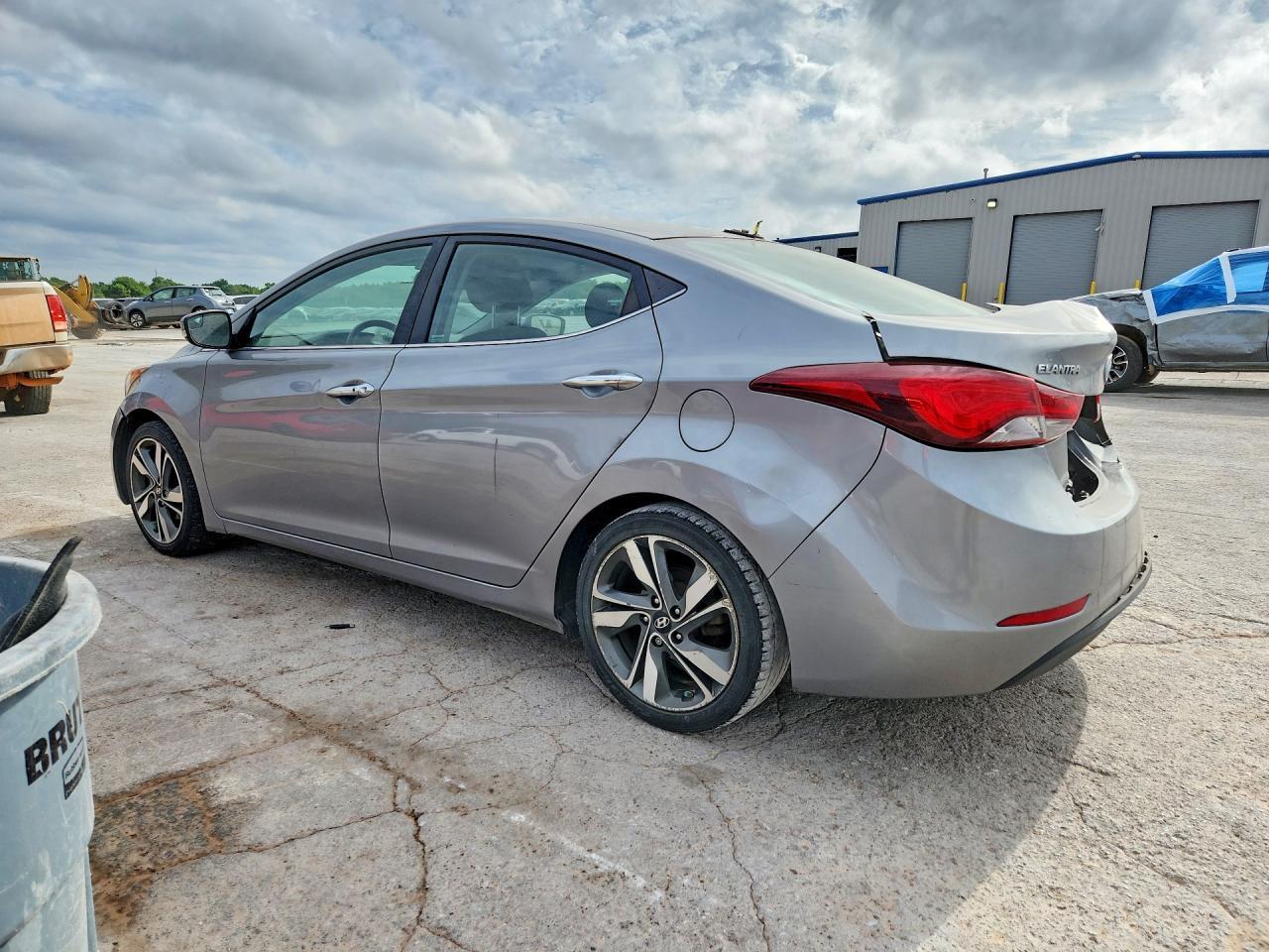 2015 Hyundai Elantra Limited - Image 2