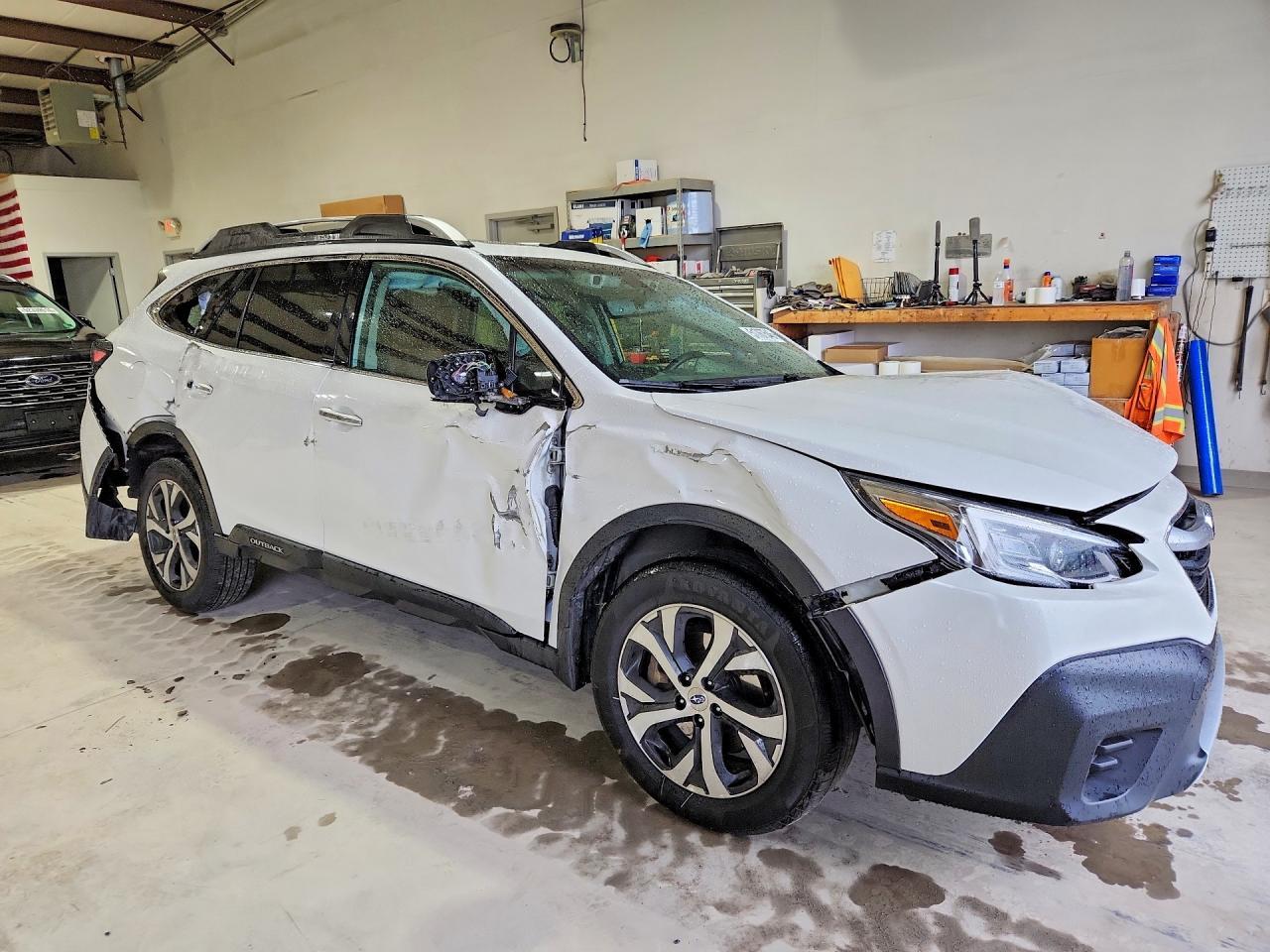 2022 Subaru Outback Touring - Image 4