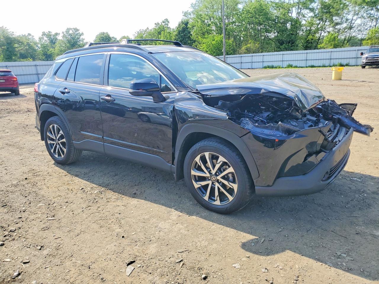 2023 Toyota Corolla Cross Xle - Image 4