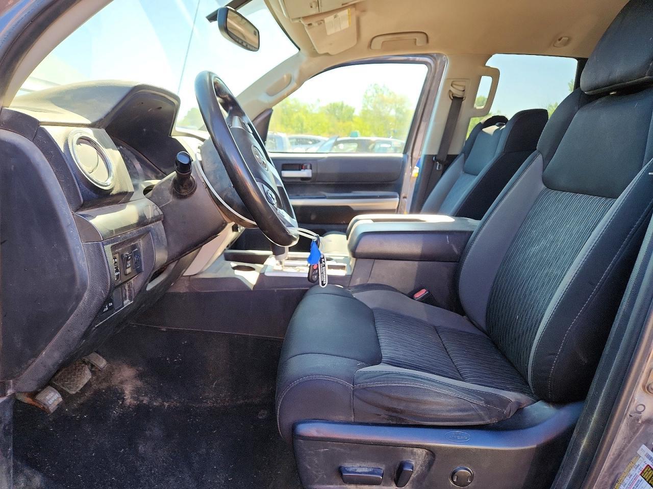 2017 Toyota Tundra Sr5 - Image 7