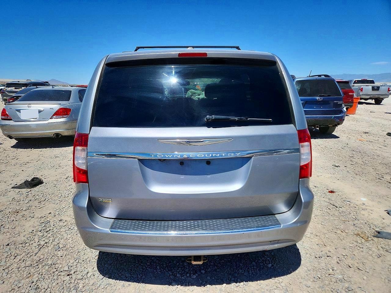 2014 Chrysler Town & Country Touring - Фото 6