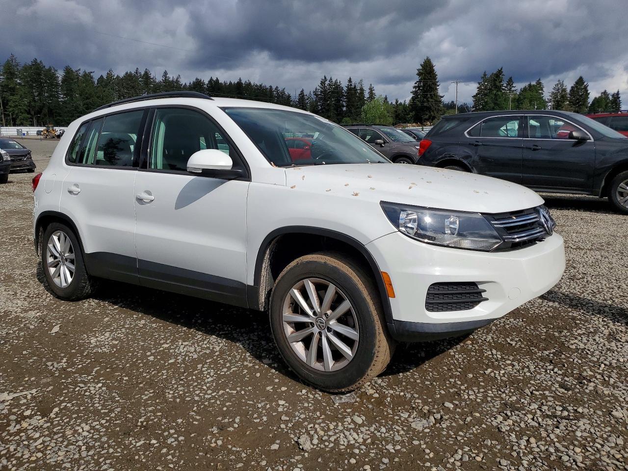 2018 Volkswagen Tiguan Limited 4Moti - Image 4