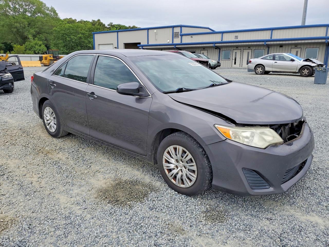 2014 Toyota Camry L - Фото 4