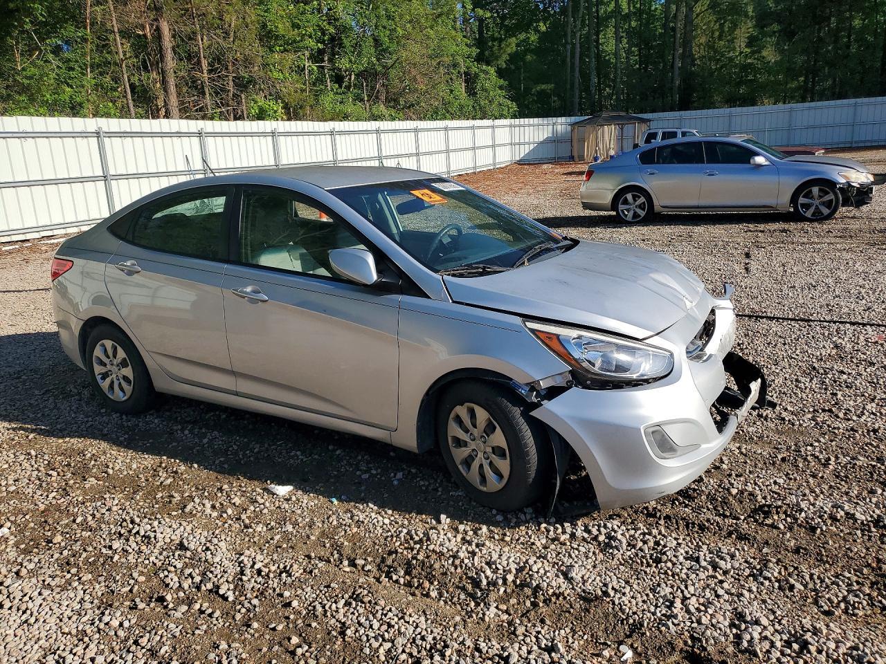 2017 Hyundai Accent Se - Image 4
