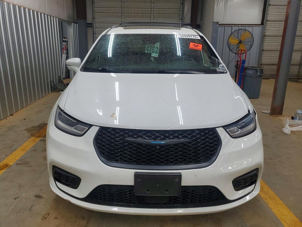2021 Chrysler Pacifica Hybrid Limited - Image 5