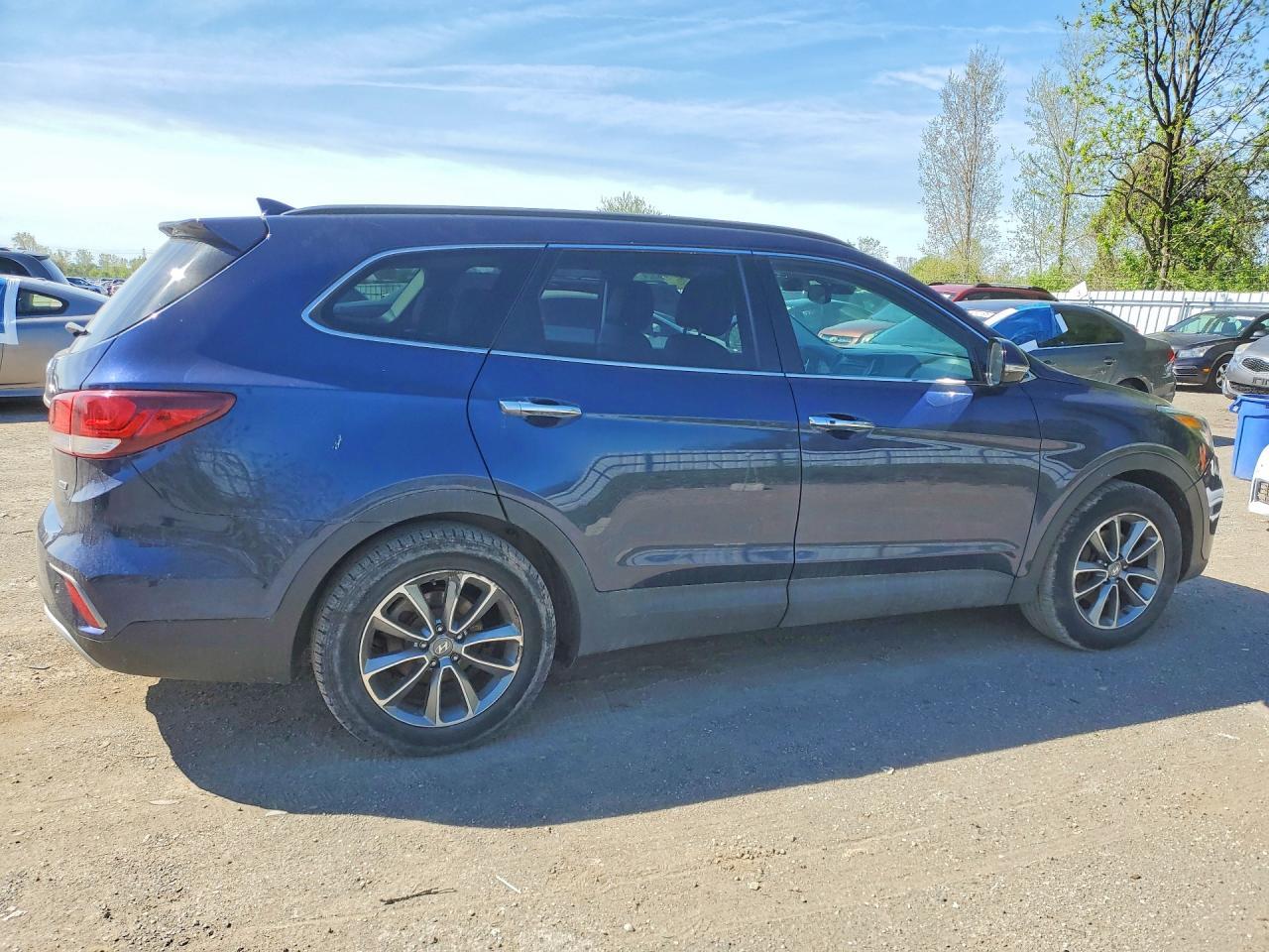 2017 Hyundai Santa Fe Se - Фото 3