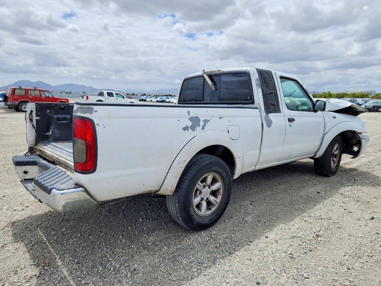 2001 Nissan Frontier Xe - Фото 3
