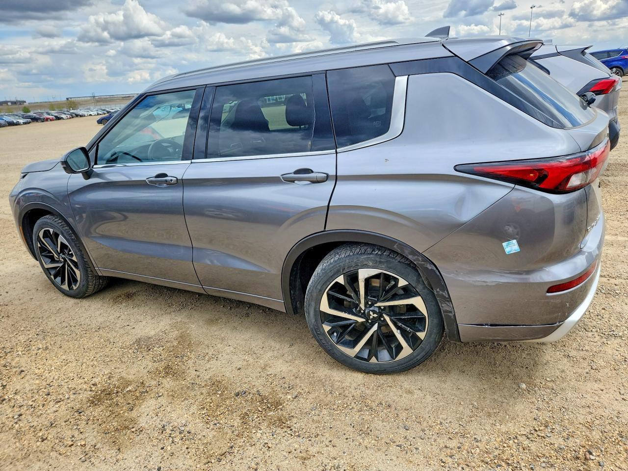 2022 Mitsubishi Outlander Sel - Фото 2