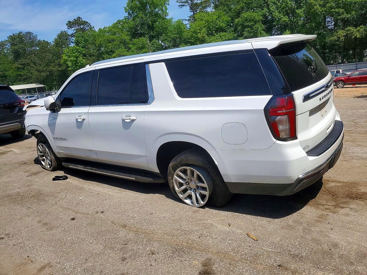 2021 Chevrolet Suburban K1500 Ls - Фото 2
