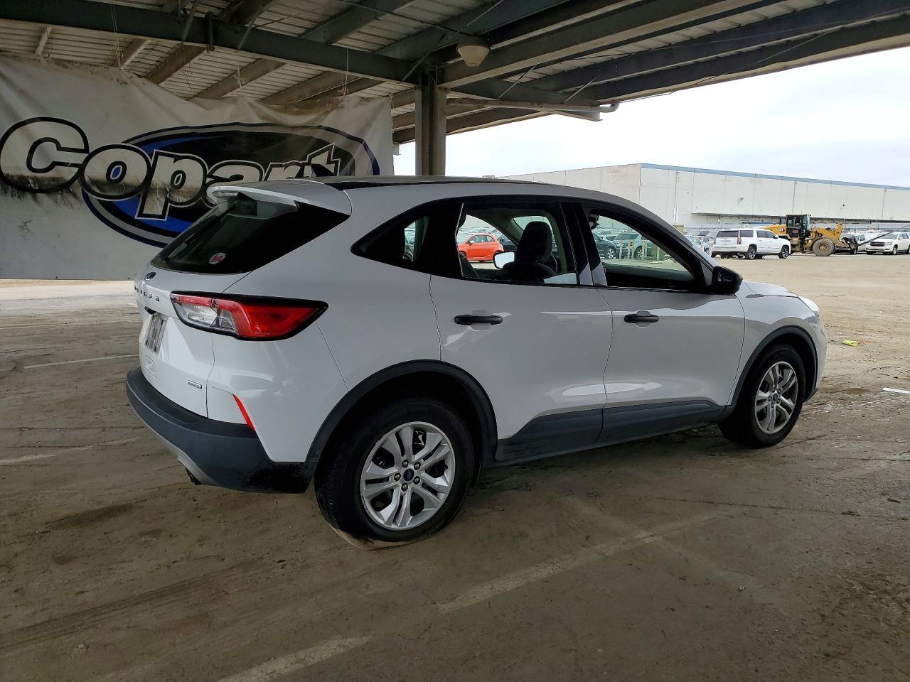 2020 Ford Escape S - Фото 3