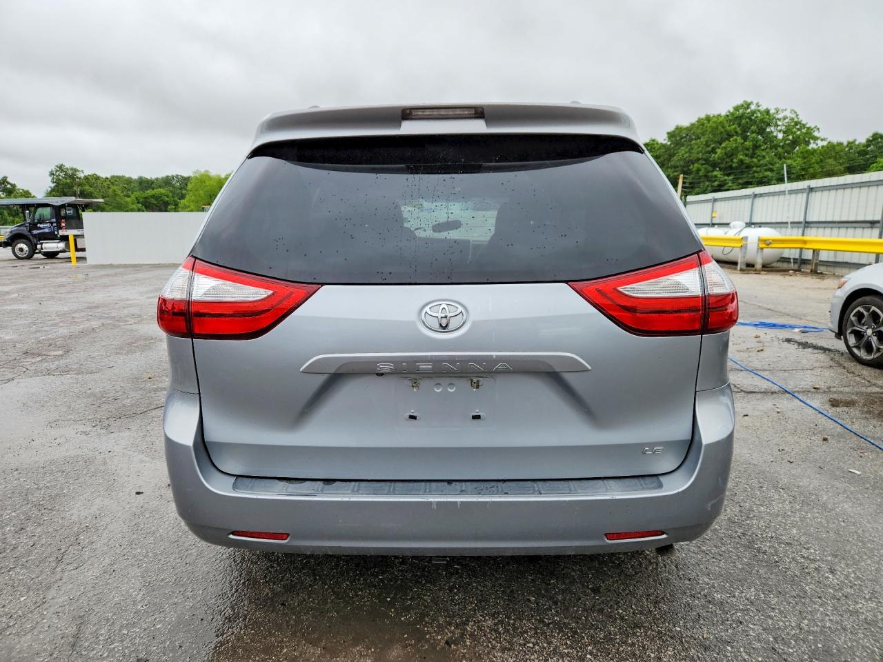 2015 Toyota Sienna Le - Фото 6