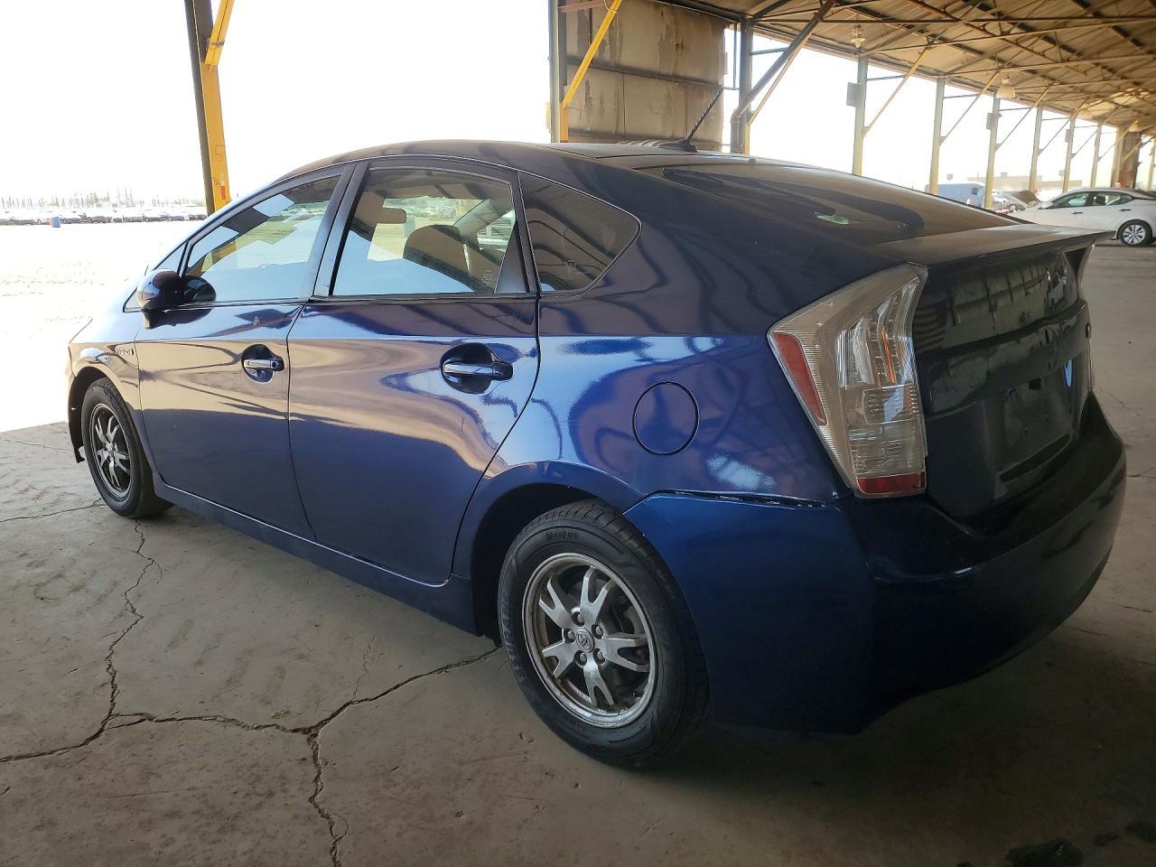 2010 Toyota Prius Iii - Image 2