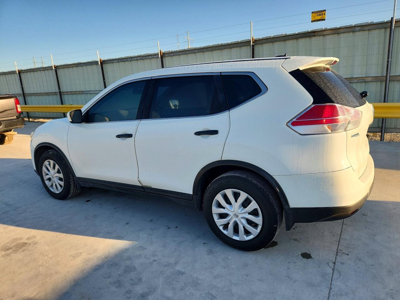 2016 Nissan Rogue S - Фото 2