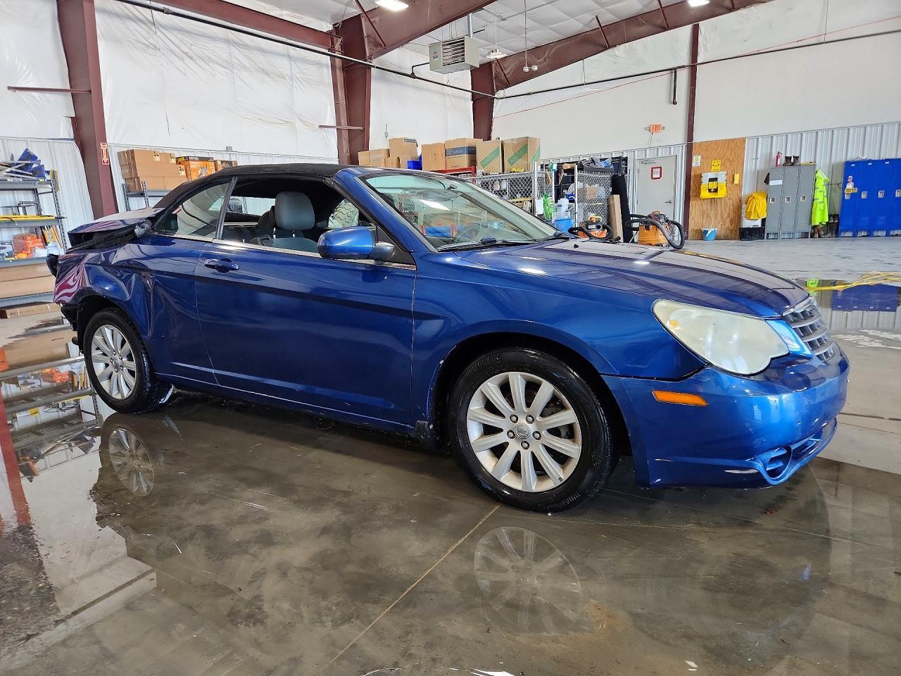 2010 Chrysler Sebring Touring - Image 4