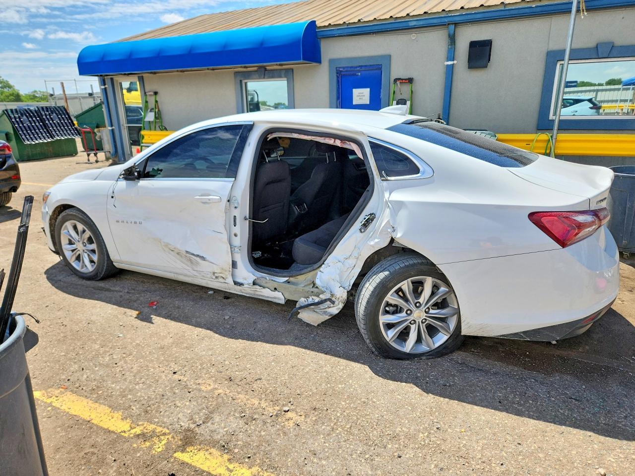 2022 Chevrolet Malibu Lt - Фото 2
