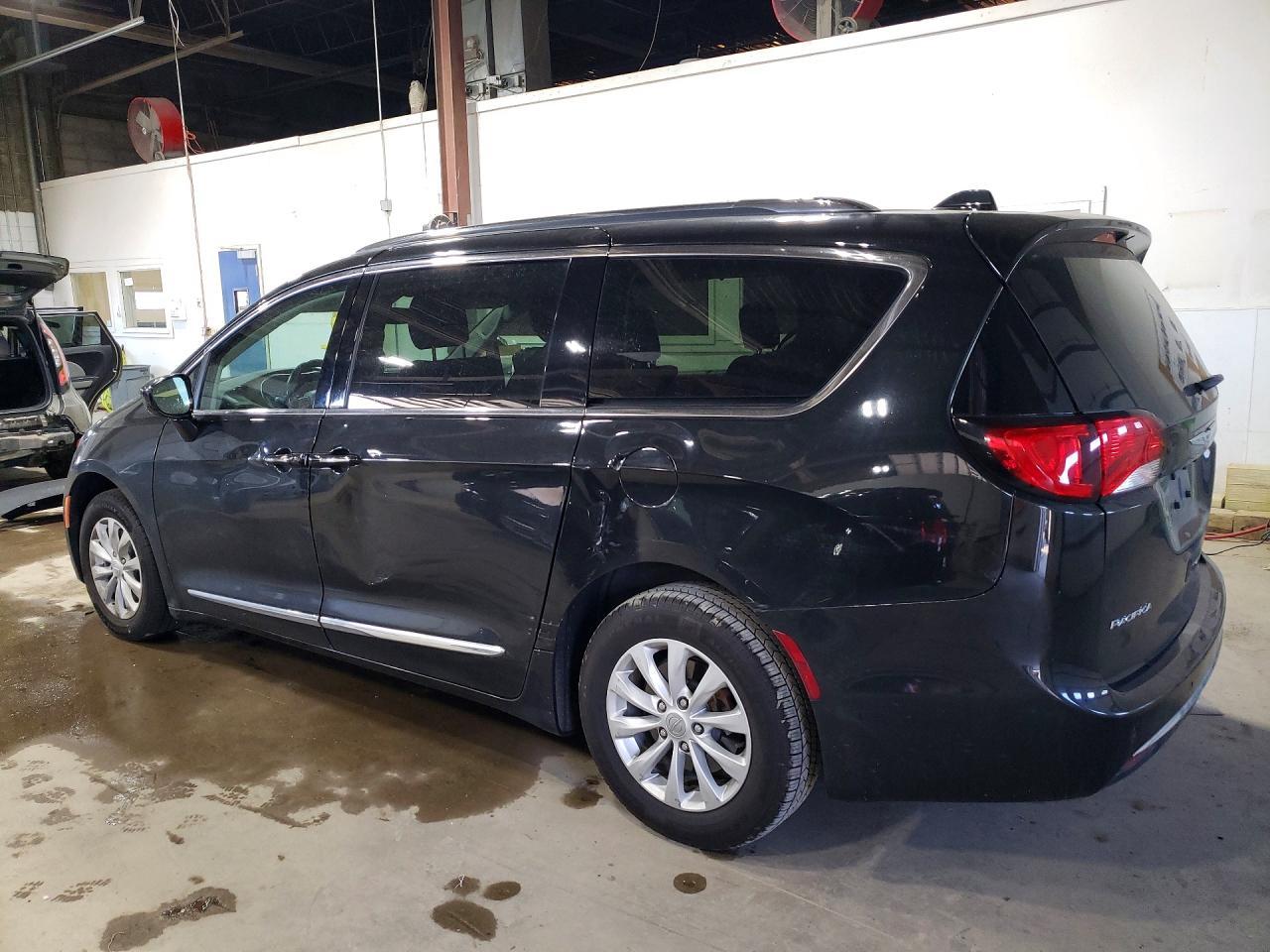 2019 Chrysler Pacifica Touring L - Фото 2