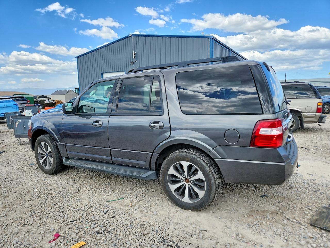 2017 Ford Expedition Xlt - Image 2