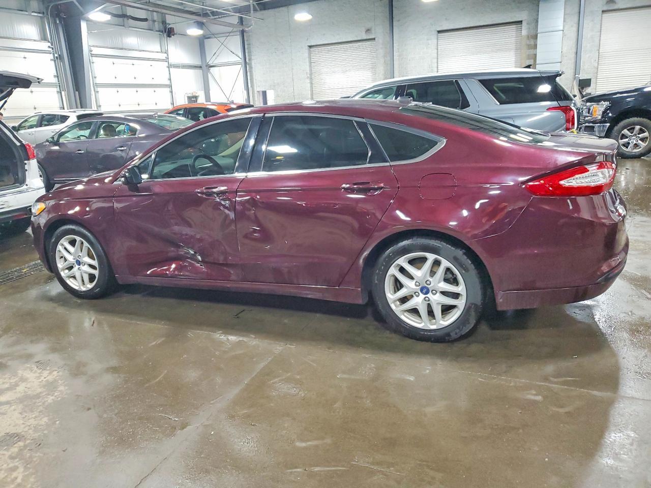 2013 Ford Fusion Se - Фото 2