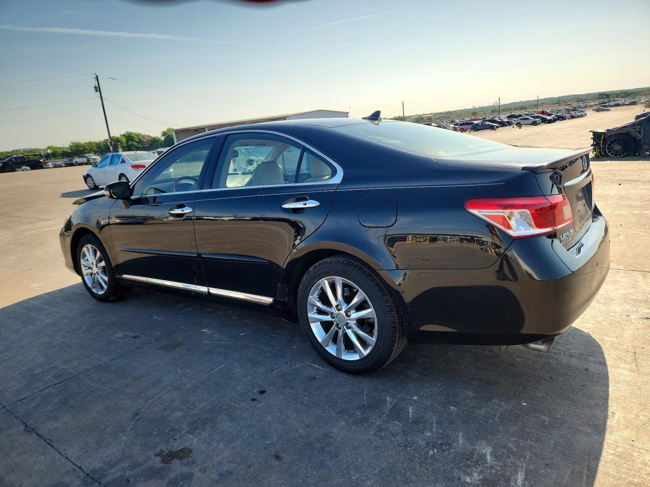 2010 Lexus Es 350 - Image 2