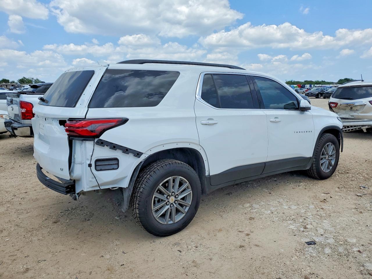 2022 Chevrolet Traverse Lt - Фото 3