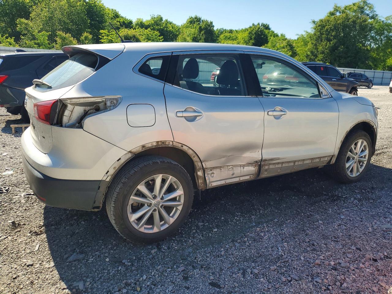2017 Nissan Rogue Sport S - Фото 3